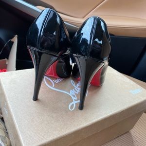 Louboutin peep toe